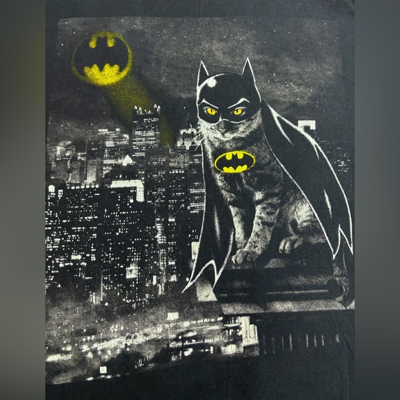 ✨ BATMAN CAT TEE BATCAT LOL CAT TEE KITTY TEE LADIES MEDIUM ✨ - Picture 2 of 3
